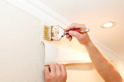 Pose de papier peint à Malling — revêtements muraux et toiles de verre